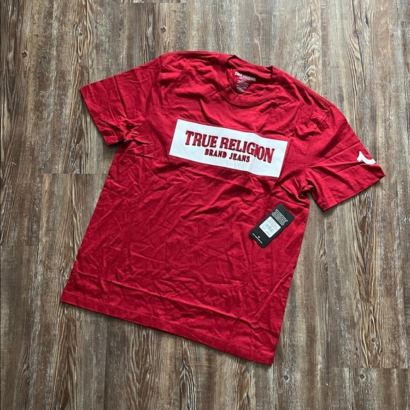 True Religion Red Dahlia Embossed Arched Logo Casual 100% Cotton Tee - Picture 5 of 8